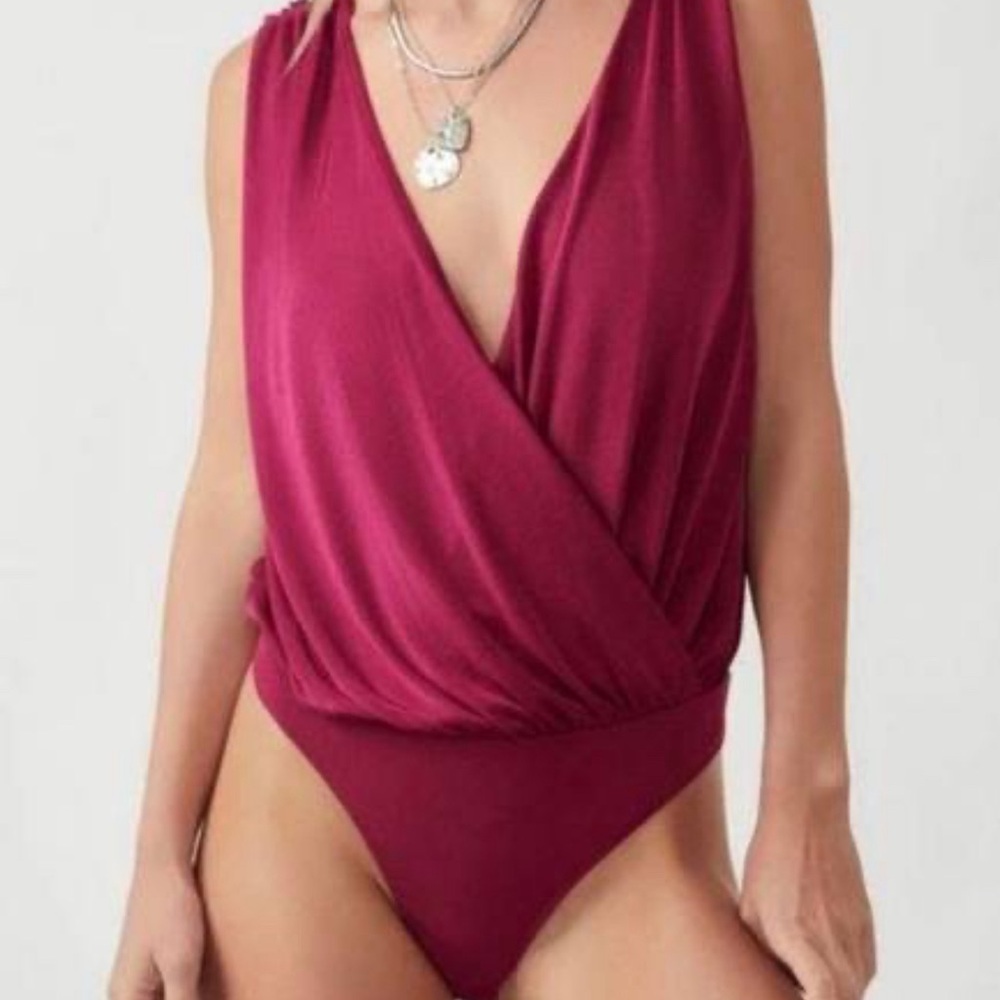 Women’s Express drape front Sleeveless Bodysuit Snap Closure Size Medium